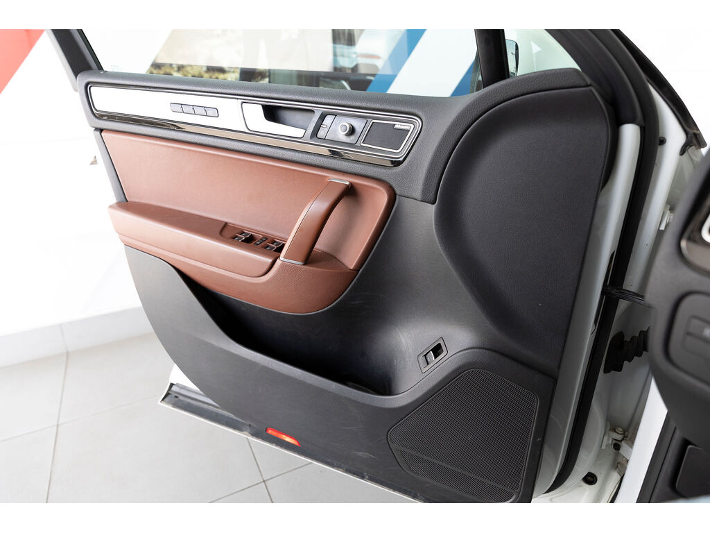 2017 Volkswagen Touareg 3.6L Execline, Vancouver, Cash