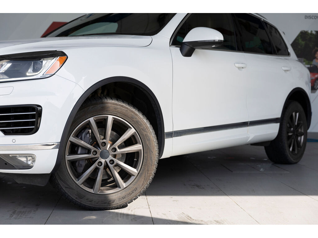 2017 Volkswagen Touareg 3.6L Execline, Vancouver, Cash