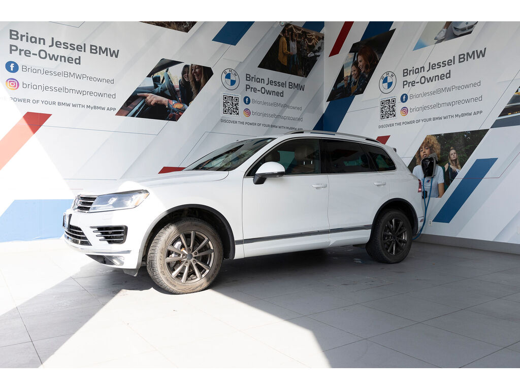 2017 Volkswagen Touareg 3.6L Execline, Vancouver, Cash