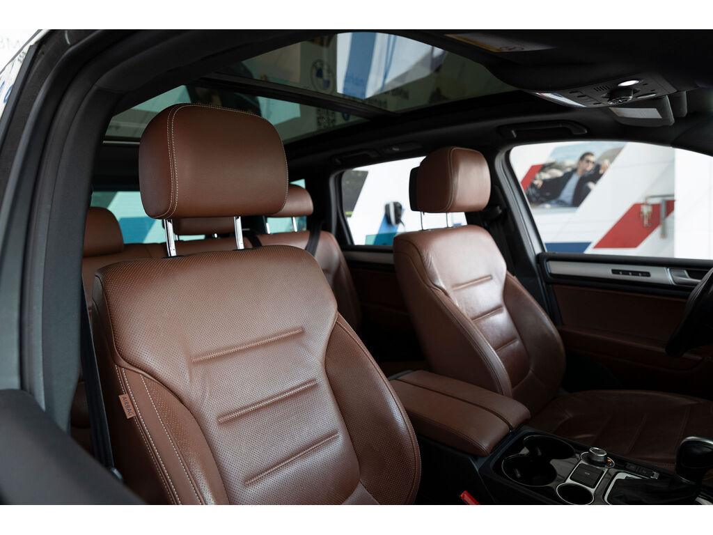 2017 Volkswagen Touareg 3.6L Execline, Vancouver, Cash