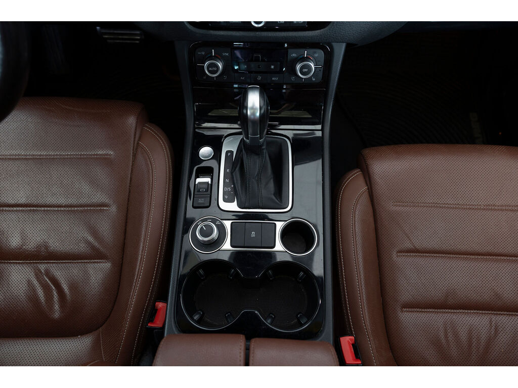 2017 Volkswagen Touareg 3.6L Execline, Vancouver, Cash