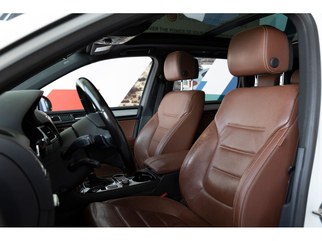 2017 Volkswagen Touareg 3.6L Execline, Vancouver, Cash