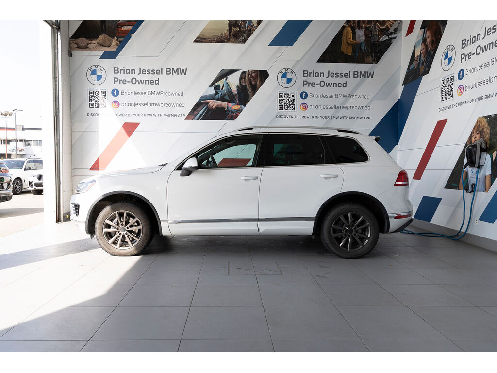 2017 Volkswagen Touareg 3.6L Execline, Vancouver, Cash