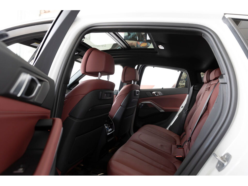 2022 BMW X6 xDrive40i, Vancouver, Cash
