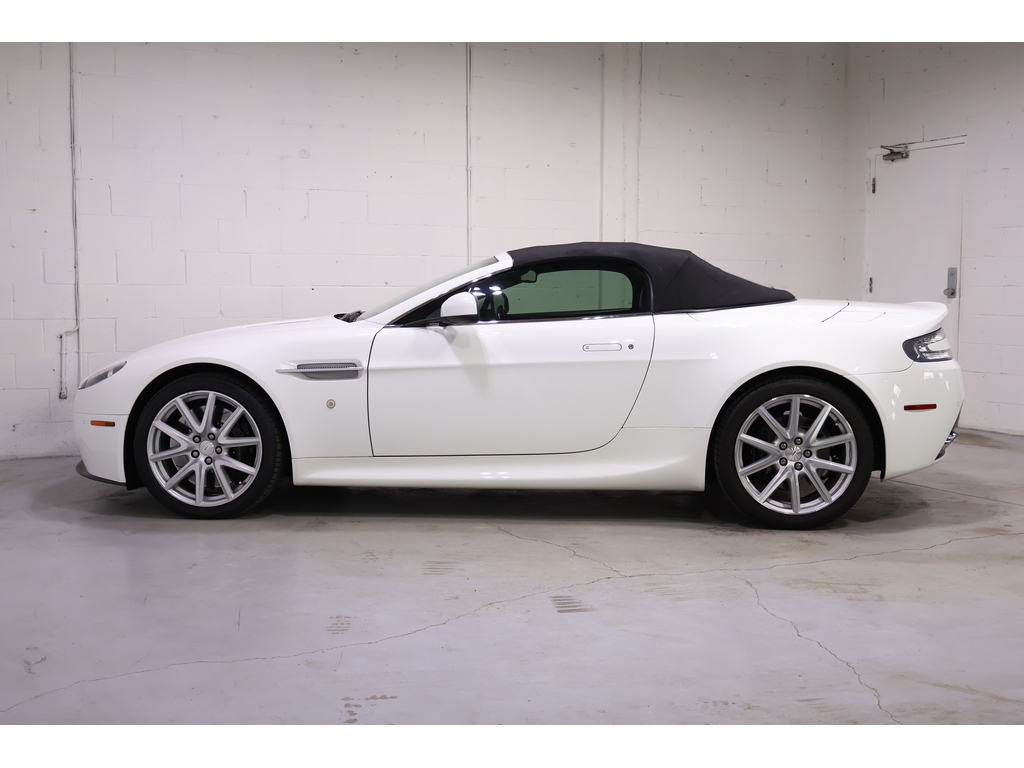 2012 Aston Martin V8 Vantage V8 VANTAGE CONVERTIBLE   CLEAN CARFAX, Toronto, Cash