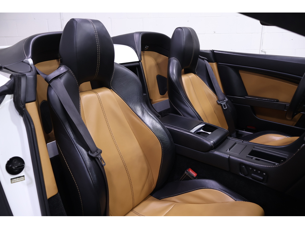 2012 Aston Martin V8 Vantage V8 VANTAGE CONVERTIBLE   CLEAN CARFAX, Toronto, Cash