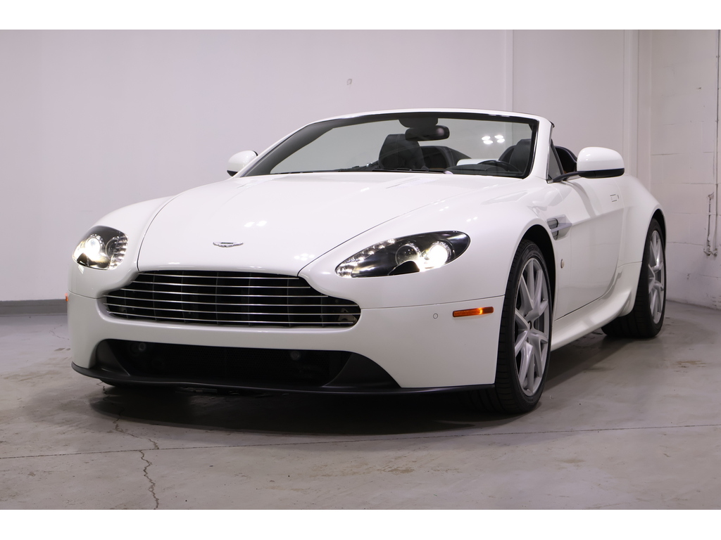 2012 Aston Martin V8 Vantage V8 VANTAGE CONVERTIBLE   CLEAN CARFAX, Toronto, Cash
