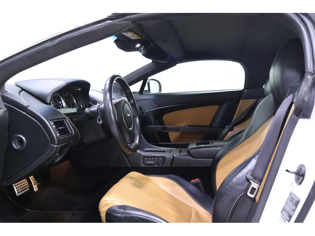 2012 Aston Martin V8 Vantage V8 VANTAGE CONVERTIBLE   CLEAN CARFAX, Toronto, Cash