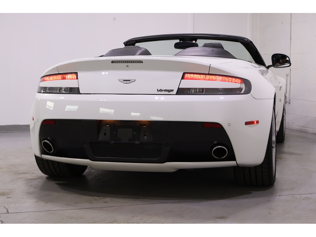 2012 Aston Martin V8 Vantage V8 VANTAGE CONVERTIBLE   CLEAN CARFAX, Toronto, Cash
