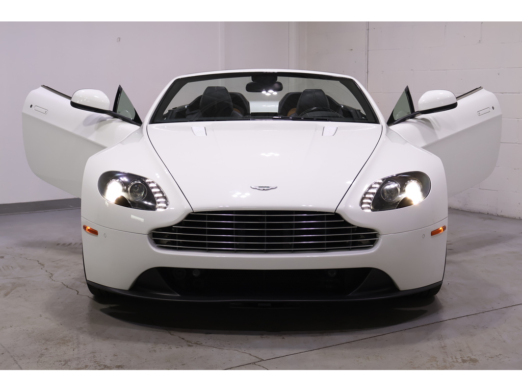 2012 Aston Martin V8 Vantage V8 VANTAGE CONVERTIBLE   CLEAN CARFAX, Toronto, Cash