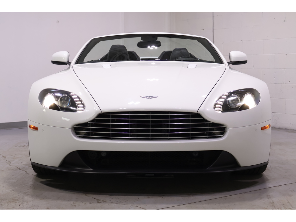 2012 Aston Martin V8 Vantage V8 VANTAGE CONVERTIBLE   CLEAN CARFAX, Toronto, Cash