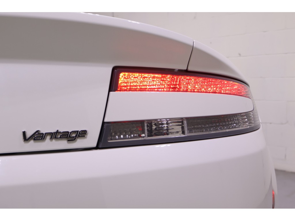 2012 Aston Martin V8 Vantage V8 VANTAGE CONVERTIBLE   CLEAN CARFAX, Toronto, Cash