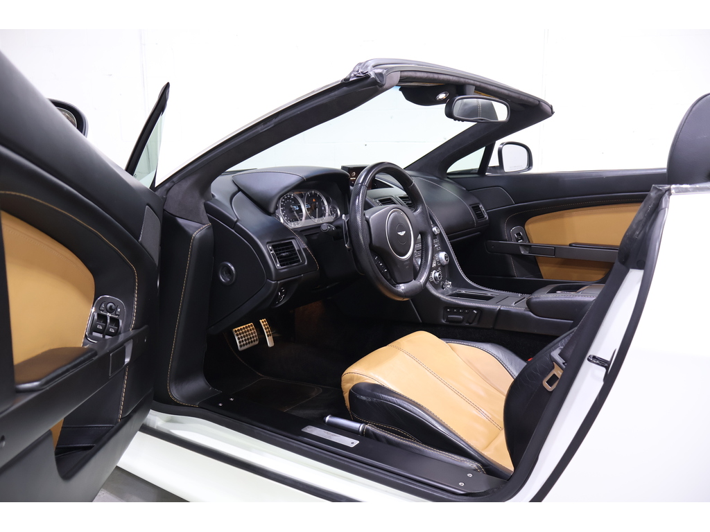 2012 Aston Martin V8 Vantage V8 VANTAGE CONVERTIBLE   CLEAN CARFAX, Toronto, Cash