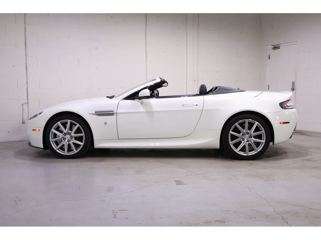 2012 Aston Martin V8 Vantage V8 VANTAGE CONVERTIBLE   CLEAN CARFAX, Toronto, Cash