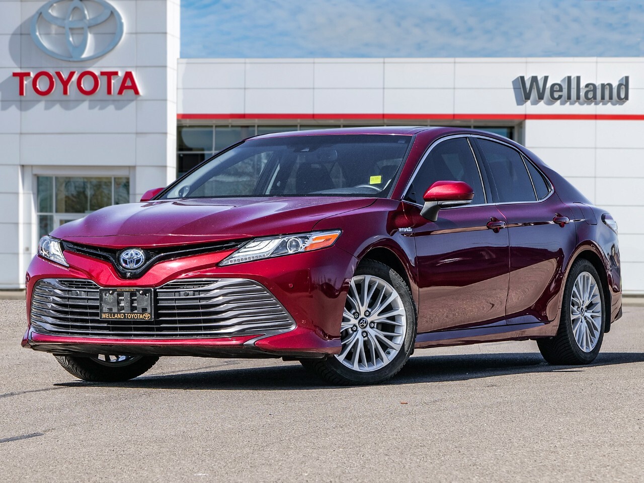 2018 Toyota Camry Hybrid XLE HYBRID. JBL AUDIO. MOON ROOF.