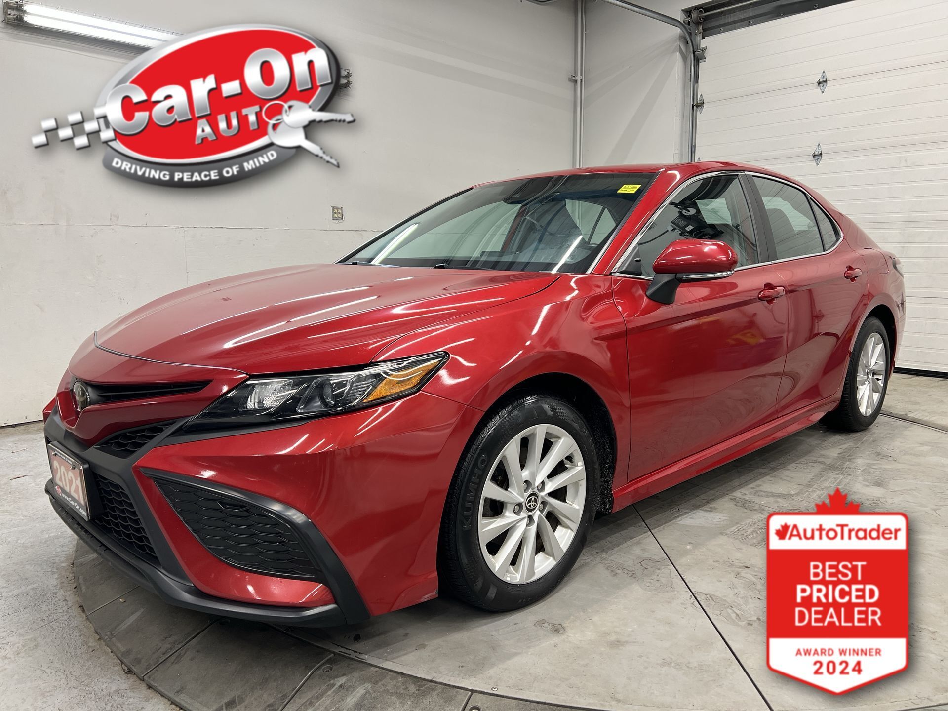 2021 Toyota Camry SE | LEATHER | CARPLAY | HTD SEATS | SAFETYSENSE