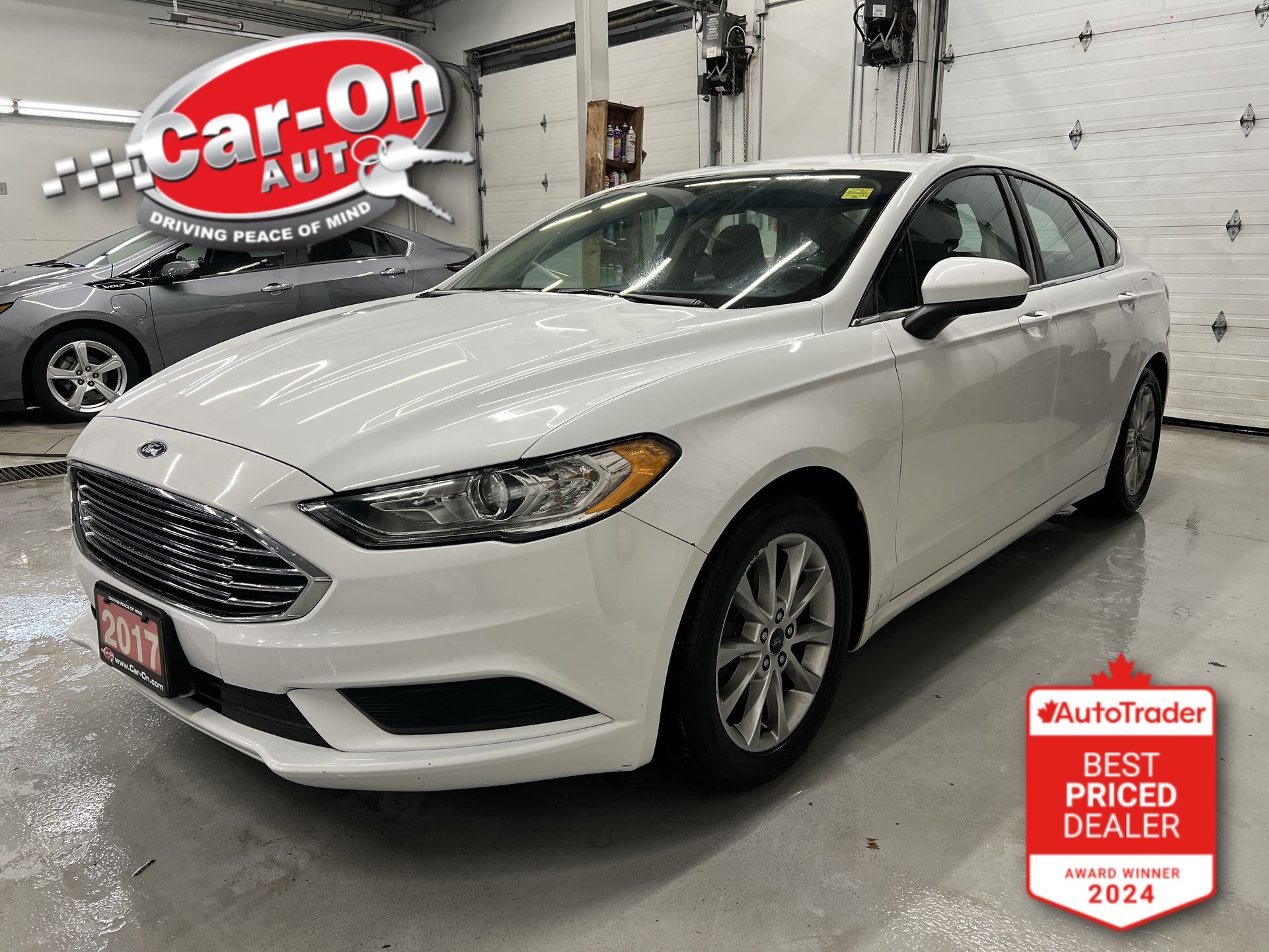2017 Ford Fusion SE | AUTOMATIC | REAR CAM | 17-IN ALLOYS | A/C