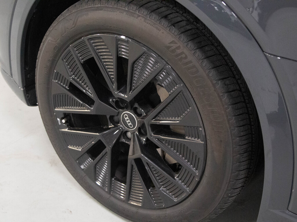 2024 Audi Q8 e-tron BANG OLUFSEN   21 WHEELS   PANO, Toronto, Cash