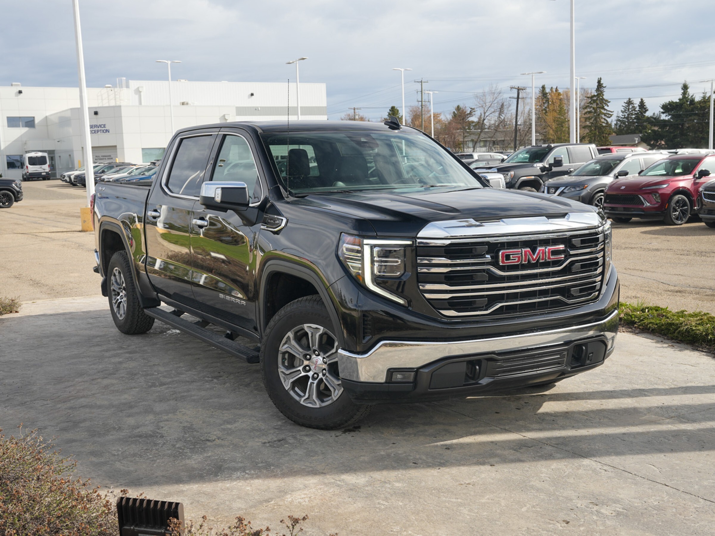 2022 GMC Sierra 1500 SLT, 6-Seat, Leather, 5.3L V8