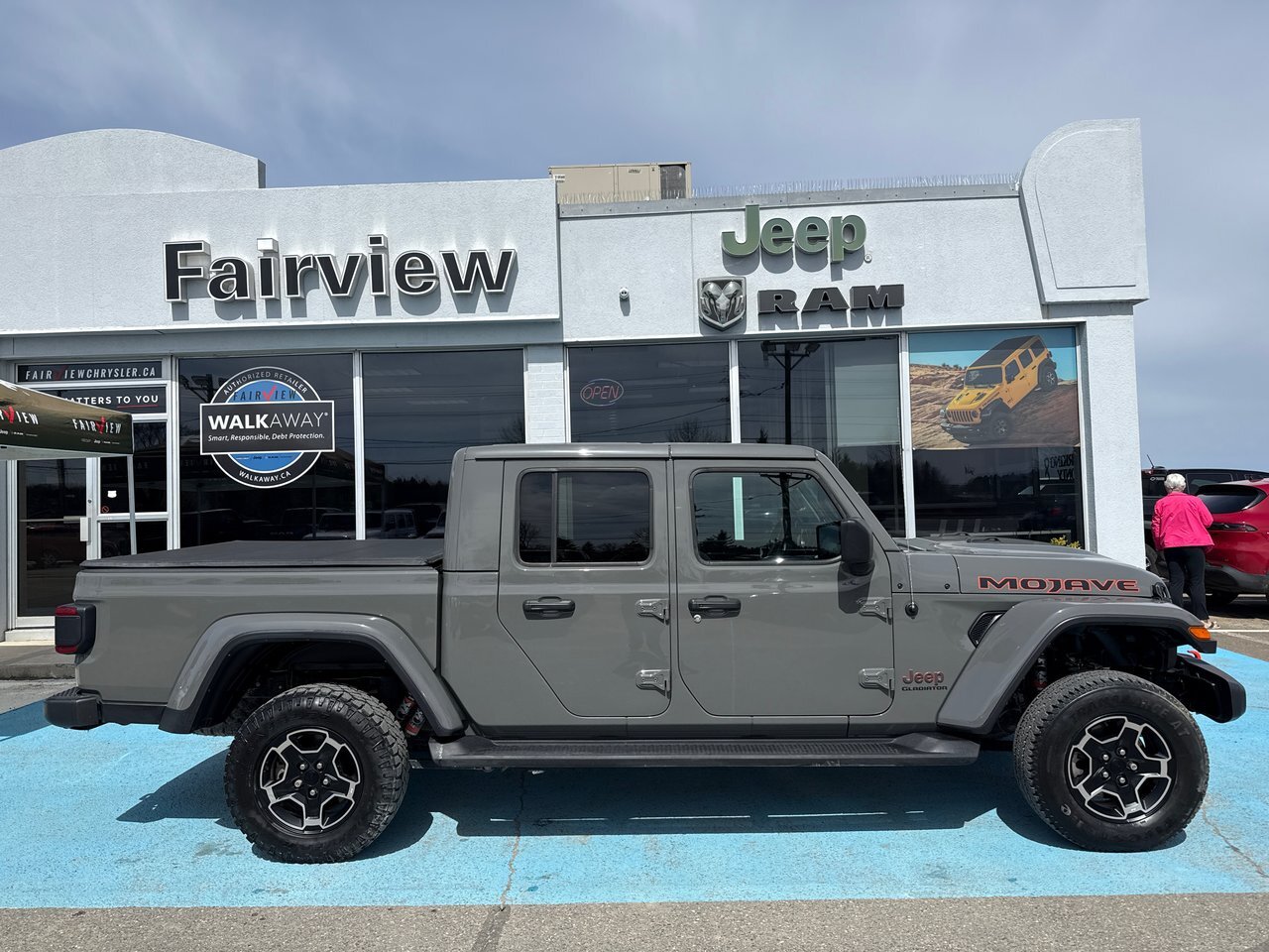 2022 Jeep Gladiator Mojave With fox lift kit 35 inch tire and wheel pa