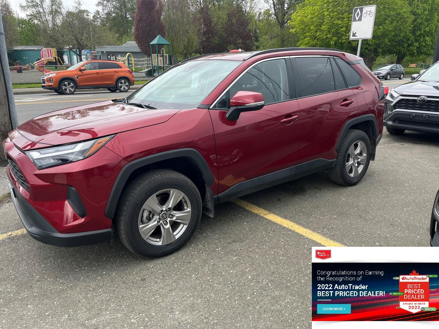 2022 Toyota RAV4 XLE - AWD