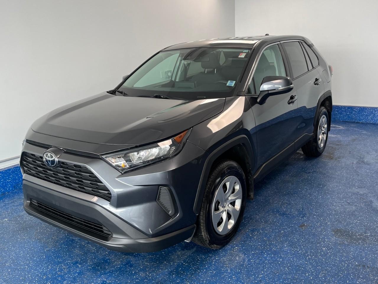 2023 Toyota RAV4 AWD LE | Zacks