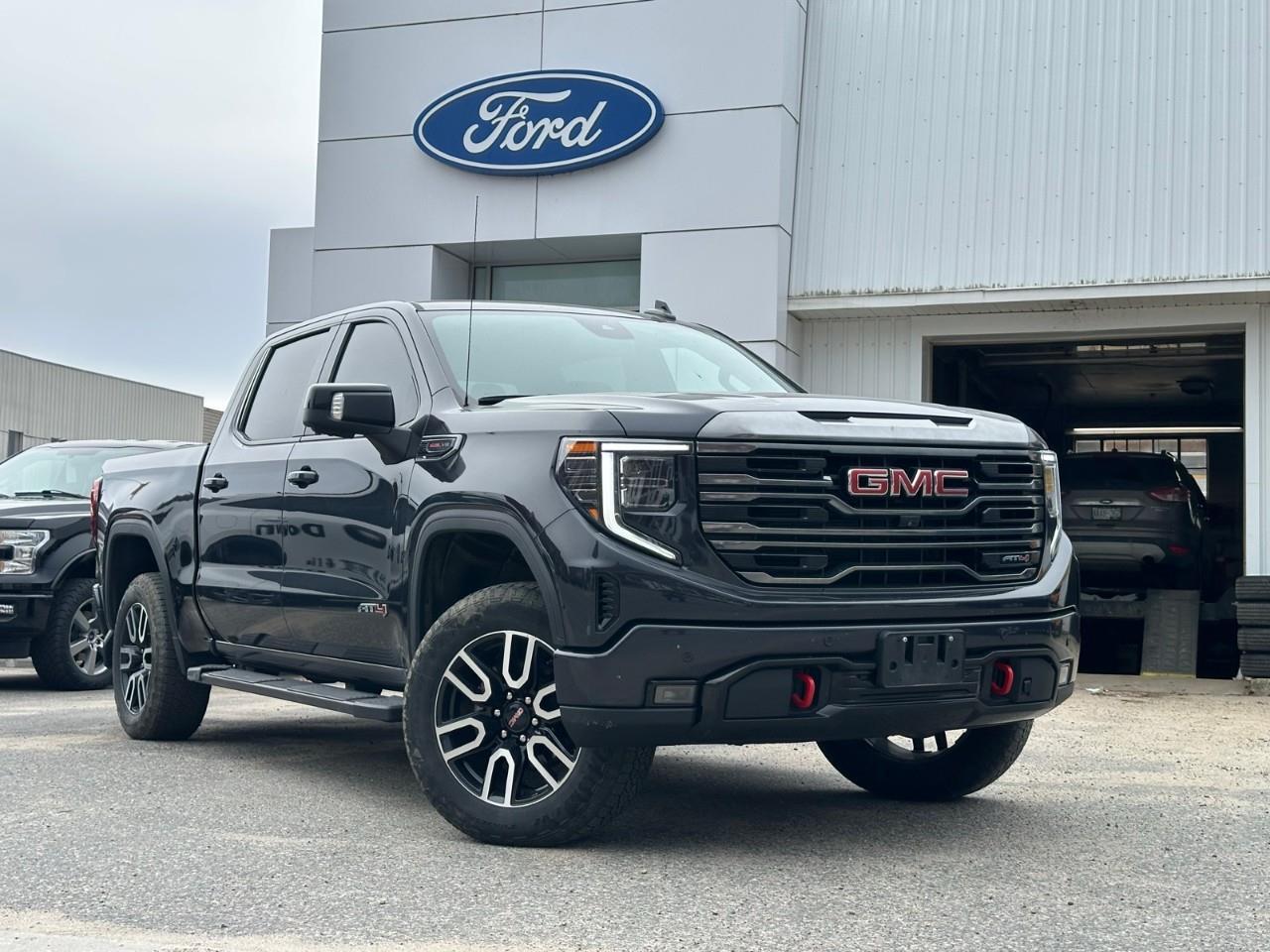 2023 GMC Sierra 1500 AT4 *Heated/Cooled seats, Alloy wheels + Nav*