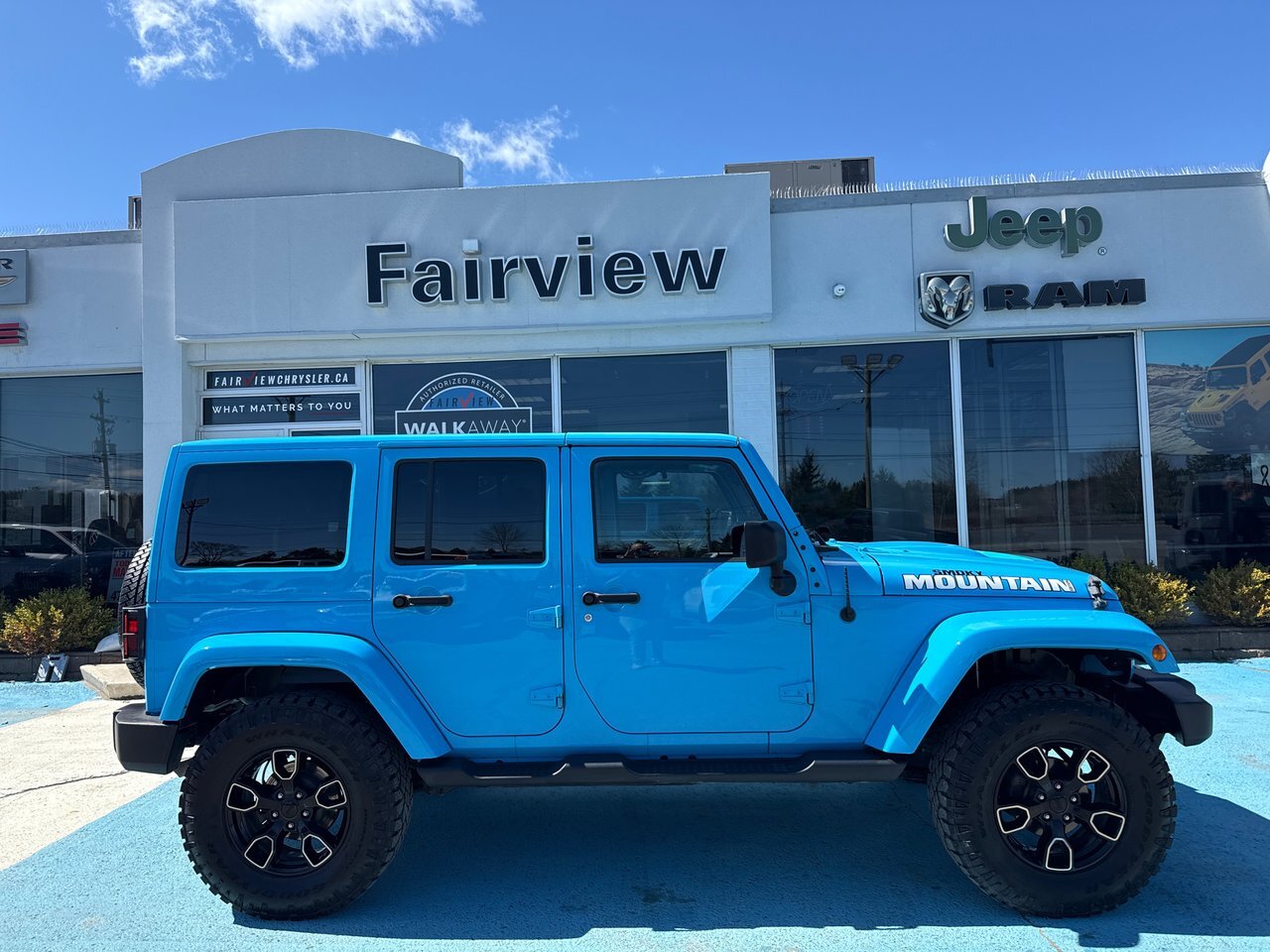 2018 Jeep Wrangler JK Unlimited Sahara smoky Mountain edition In absolutely amazin