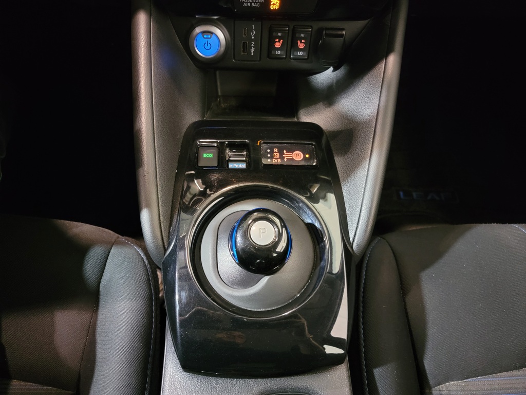 Nissan LEAF 2022