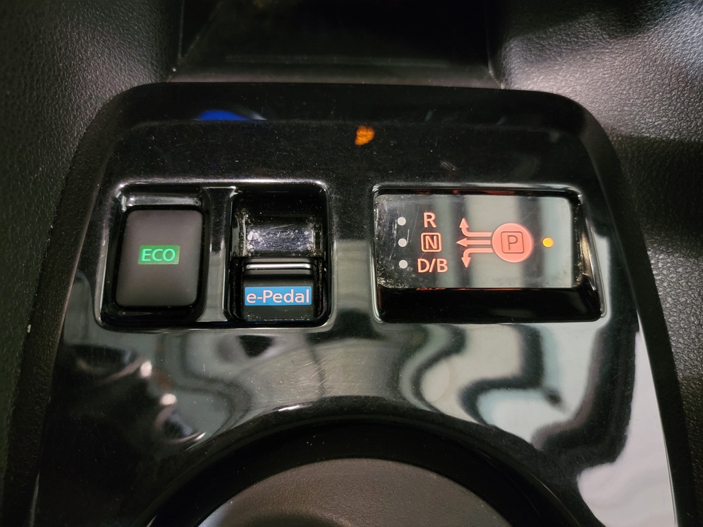Nissan LEAF 2022