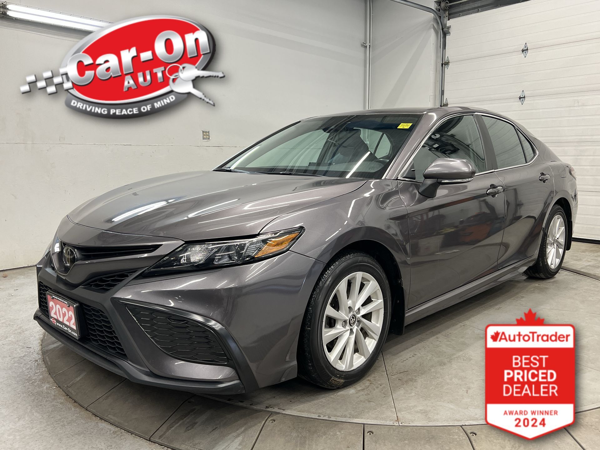 2022 Toyota Camry SE | HTD LEATHER | CARPLAY | REAR CAM |17IN ALLOYS