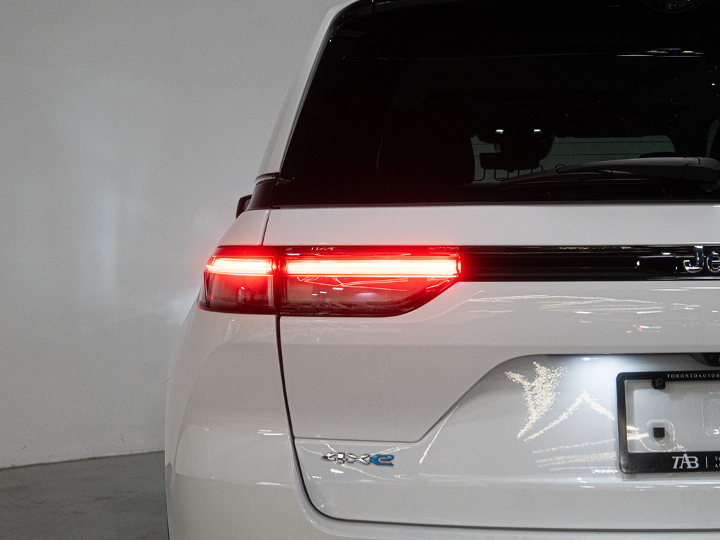 2023 Jeep Grand Cherokee 4xe PHEV   PANO   DUAL DISPLAY   20 IN WHEELS, Toronto, Cash