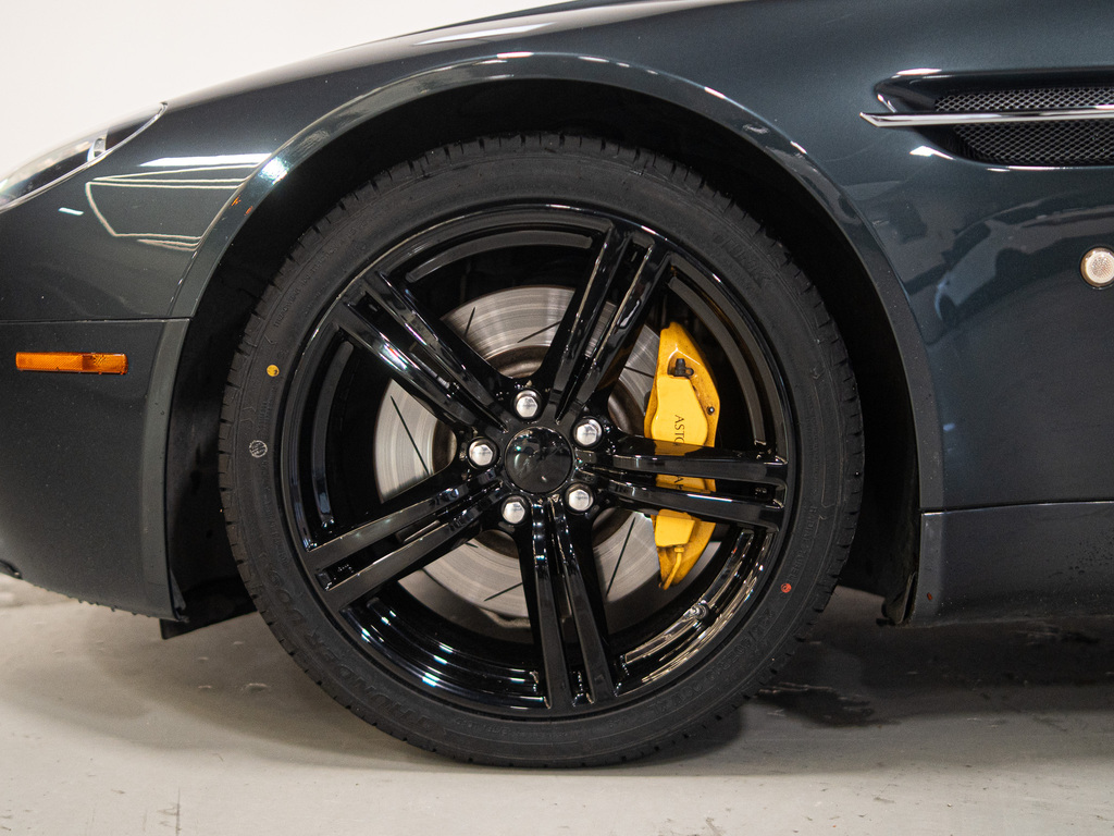 2009 Aston Martin V8 Vantage SPORTSHIFT   COUPE   NAV   19 IN WHEELS, Toronto, Cash