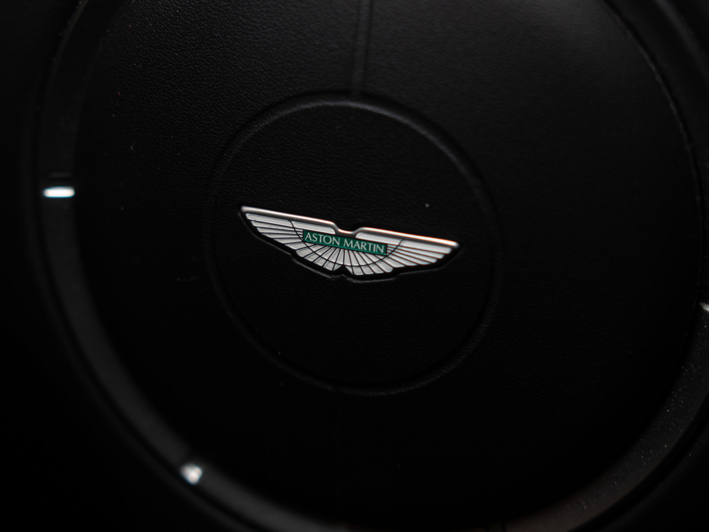 2009 Aston Martin V8 Vantage SPORTSHIFT   COUPE   NAV   19 IN WHEELS, Toronto, Cash