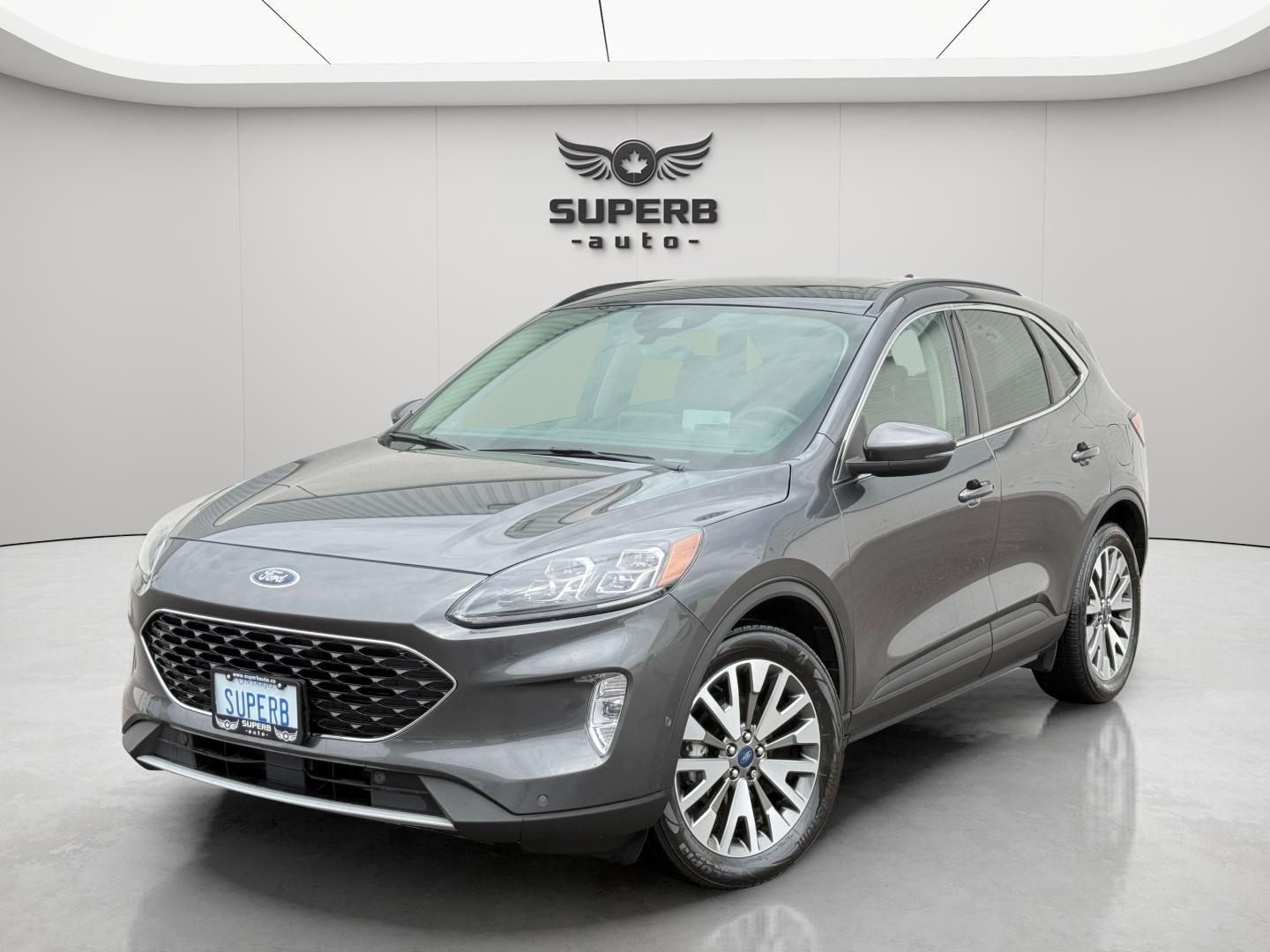 2020 Ford Escape TITANIUM | AWD | NO ACCIDENT | 2 SET OF TIRES AND 