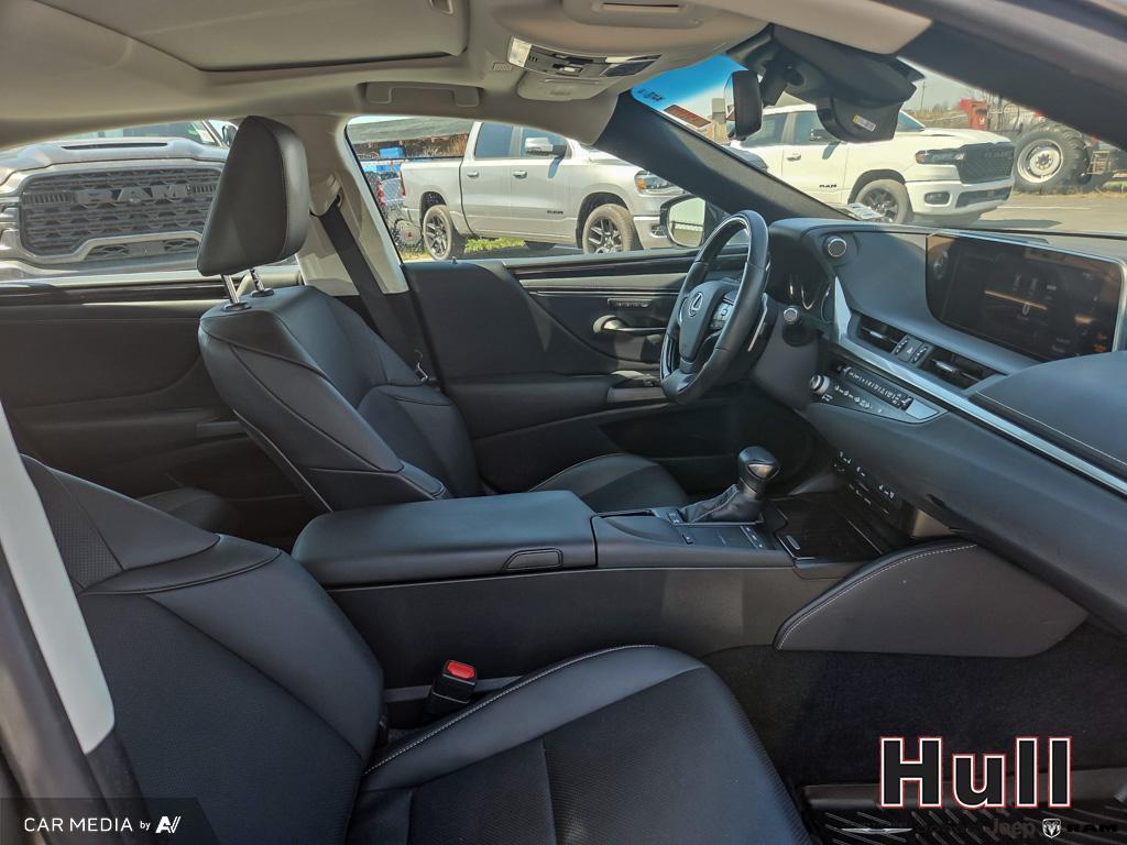 2021 Lexus ES 300h ES 300h Auto, Toronto, Cash