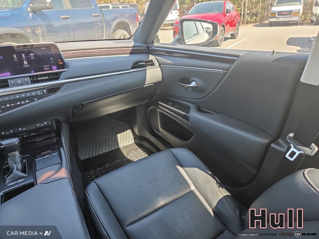 2021 Lexus ES 300h ES 300h Auto, Toronto, Cash