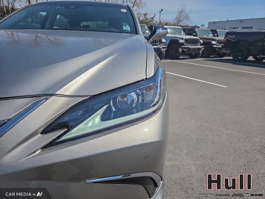 2021 Lexus ES 300h ES 300h Auto, Toronto, Cash