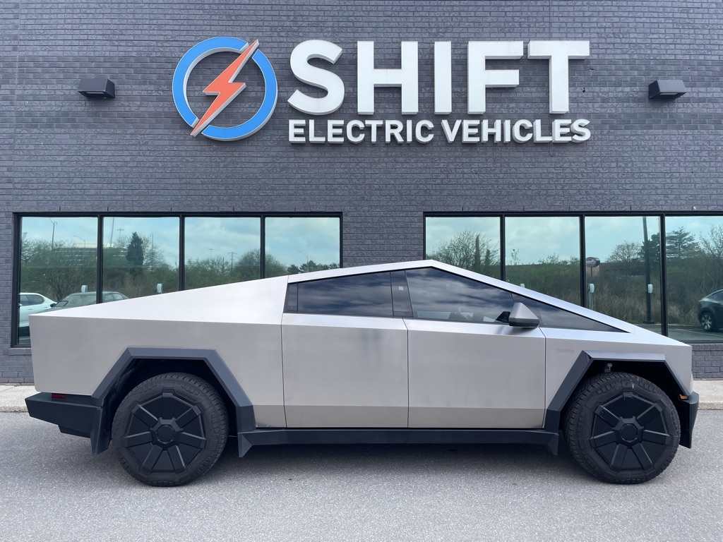 2024 Tesla Cybertruck FOUNDATION AWD | Available TODAY! CLEAN!