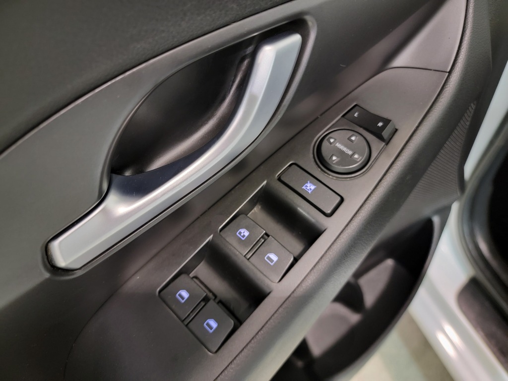 Hyundai Elantra GT 2018