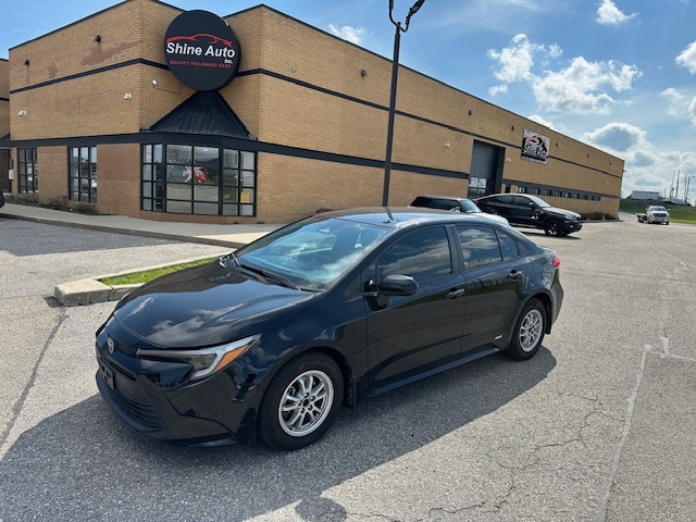 2023 Toyota Corolla Hybrid LE AWD Winter tire pkg Inc Certified low km