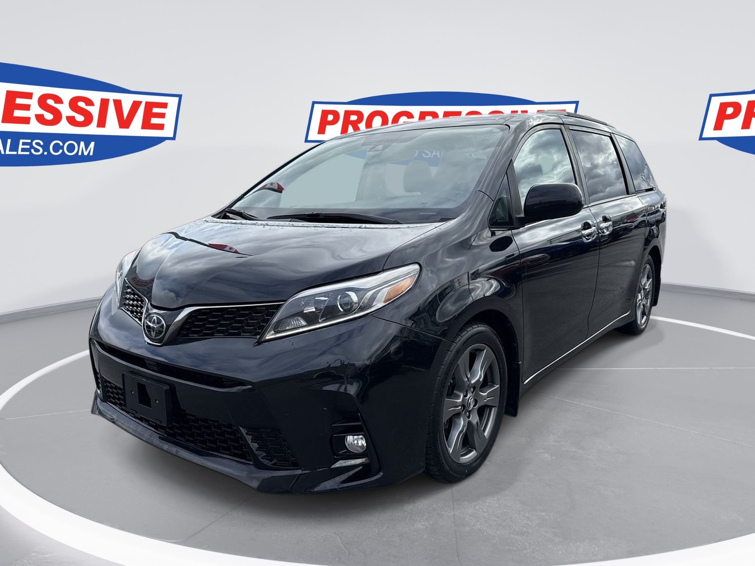 2019 Toyota Sienna SE 8-Passenger