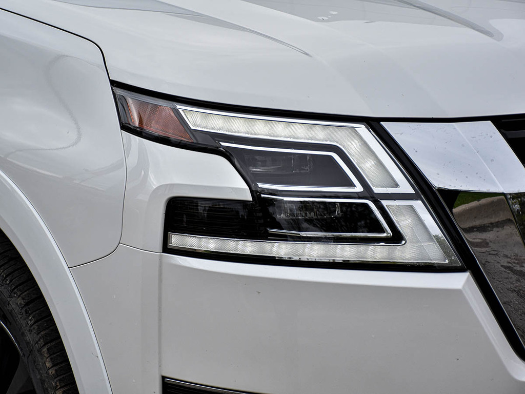 2021 Nissan Armada Platinum, Toronto, Cash