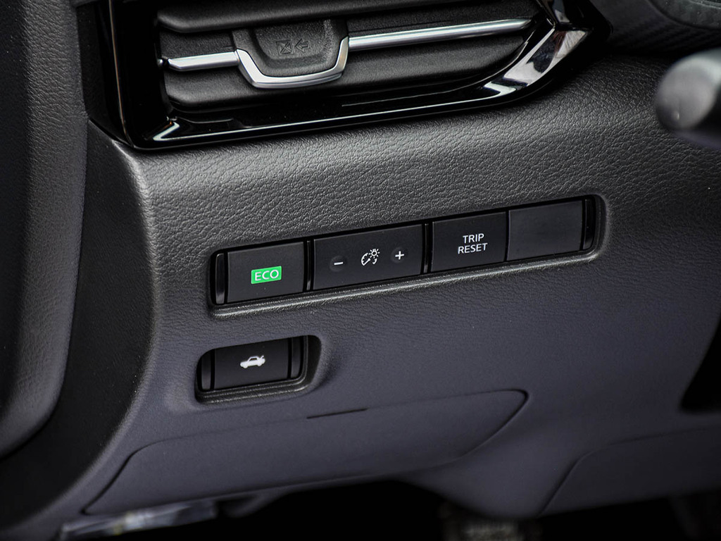 2025 Nissan Sentra SR, Toronto, Cash