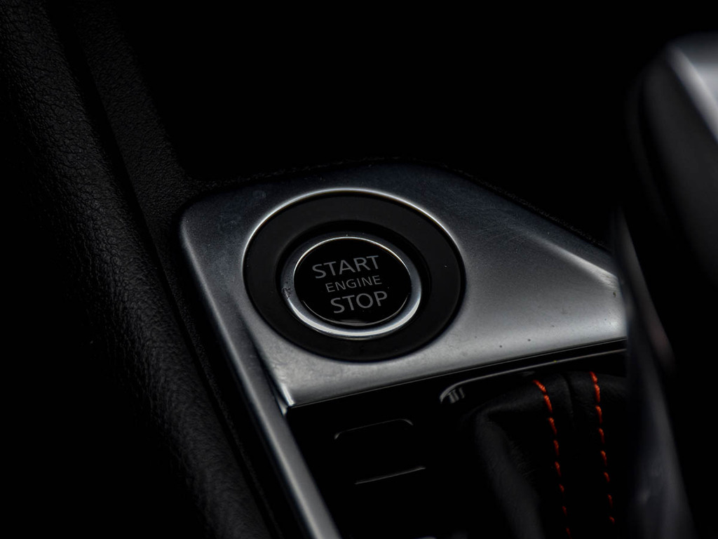 2025 Nissan Sentra SR, Toronto, Cash