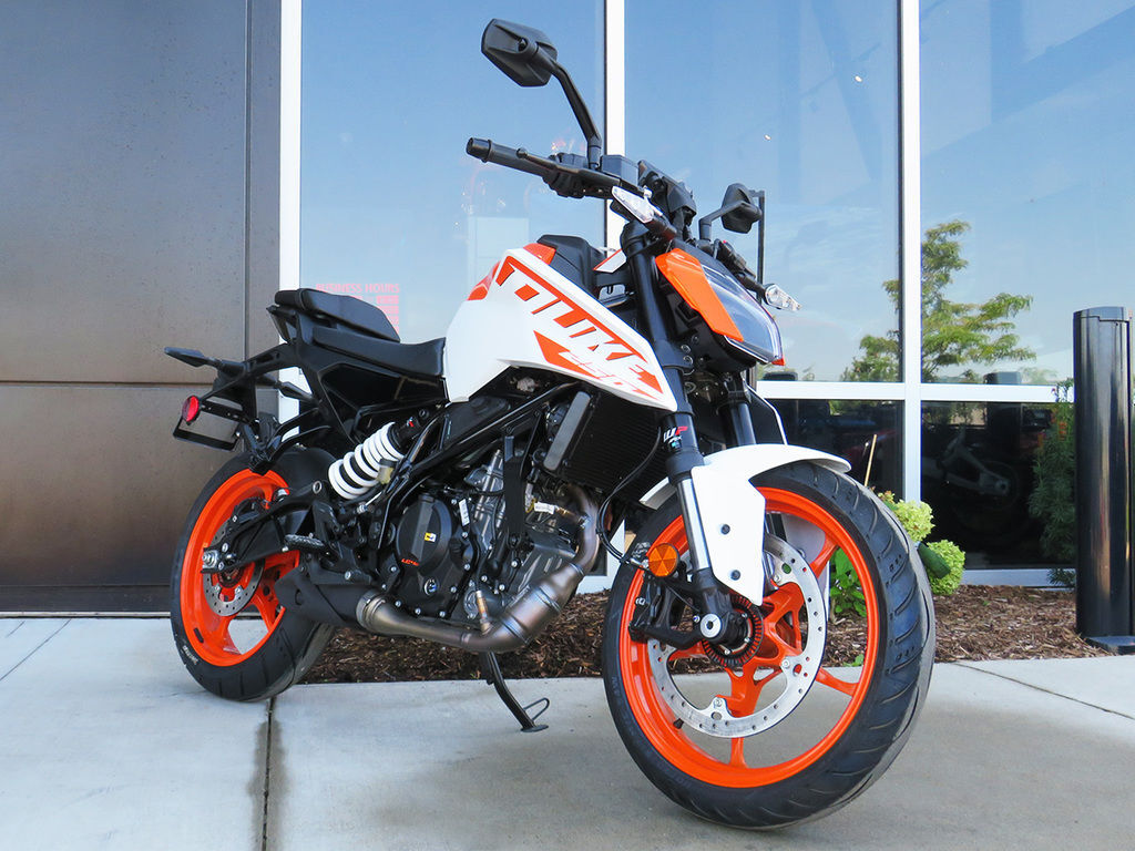 2024 KTM 250 Duke 