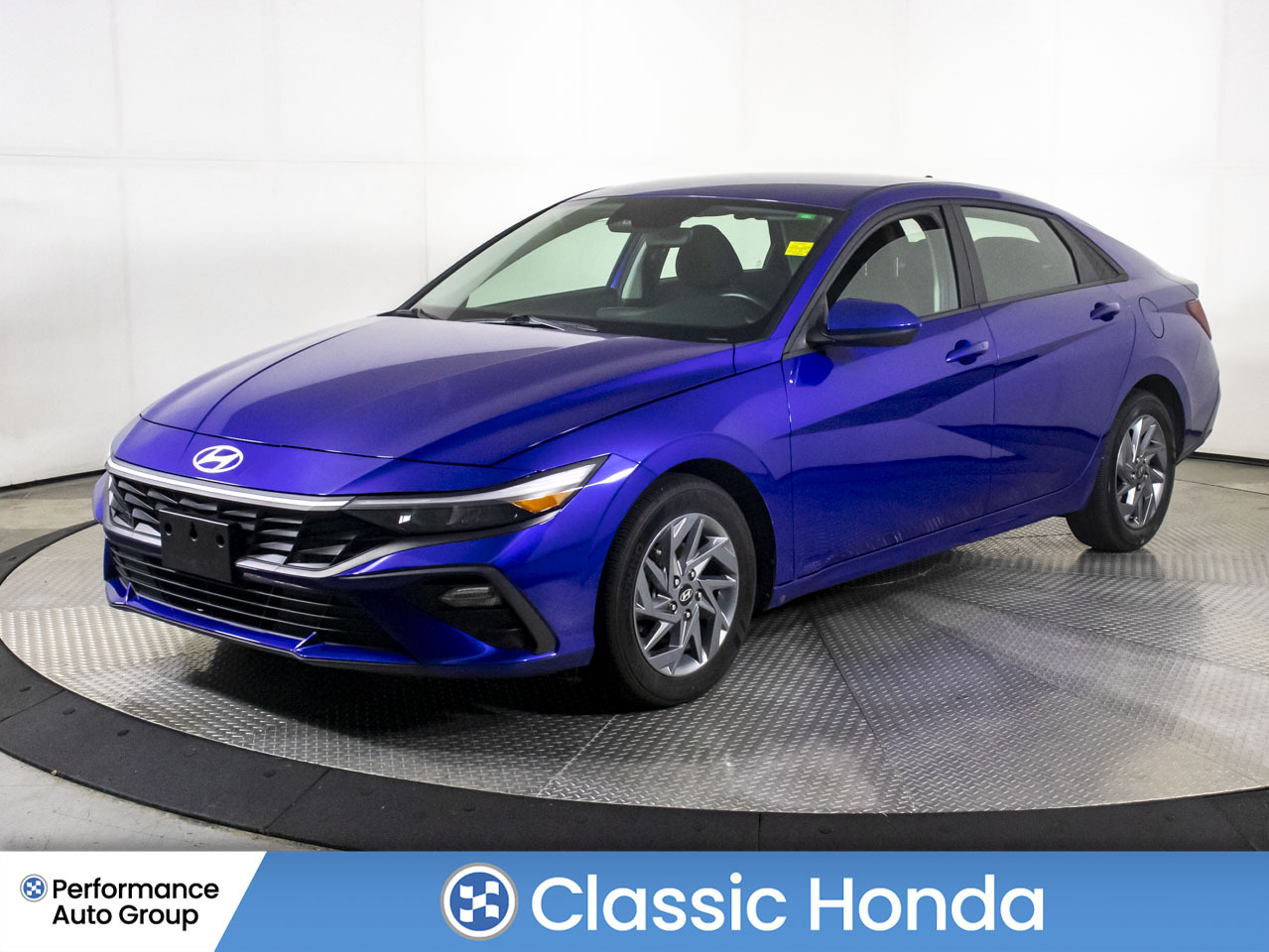 2024 Hyundai Elantra PREFERRED | ONE OWNER | HEATED WHEEL | ALLOYS |
