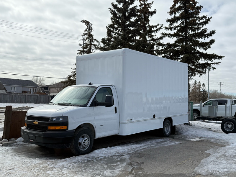 2024 Chevrolet Express Commercial Cutaway 