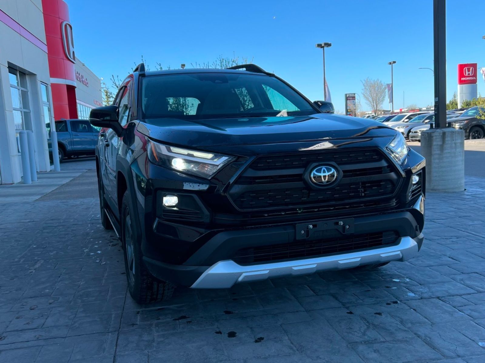 2023 Toyota RAV4 Trail: No Accidents, Cooled Seats!
