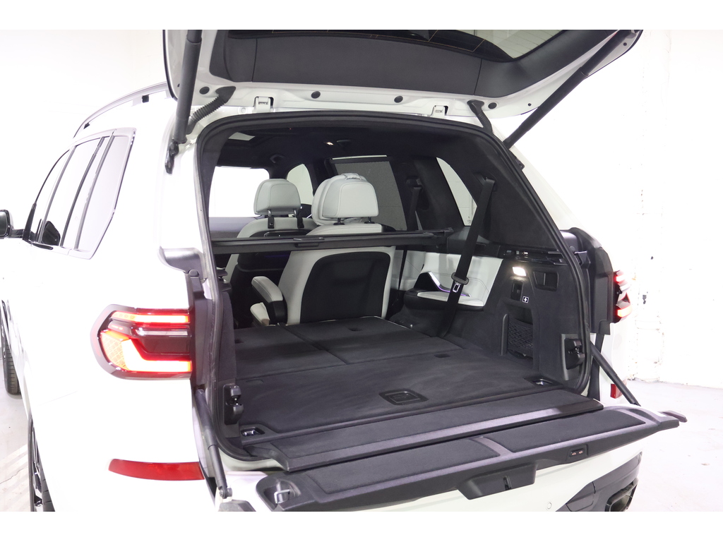 2023 BMW X7 xDrive40i, Toronto, Cash